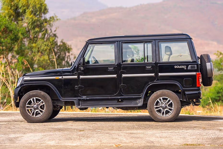 Mahindra Bolero Side View (Left)  Image
