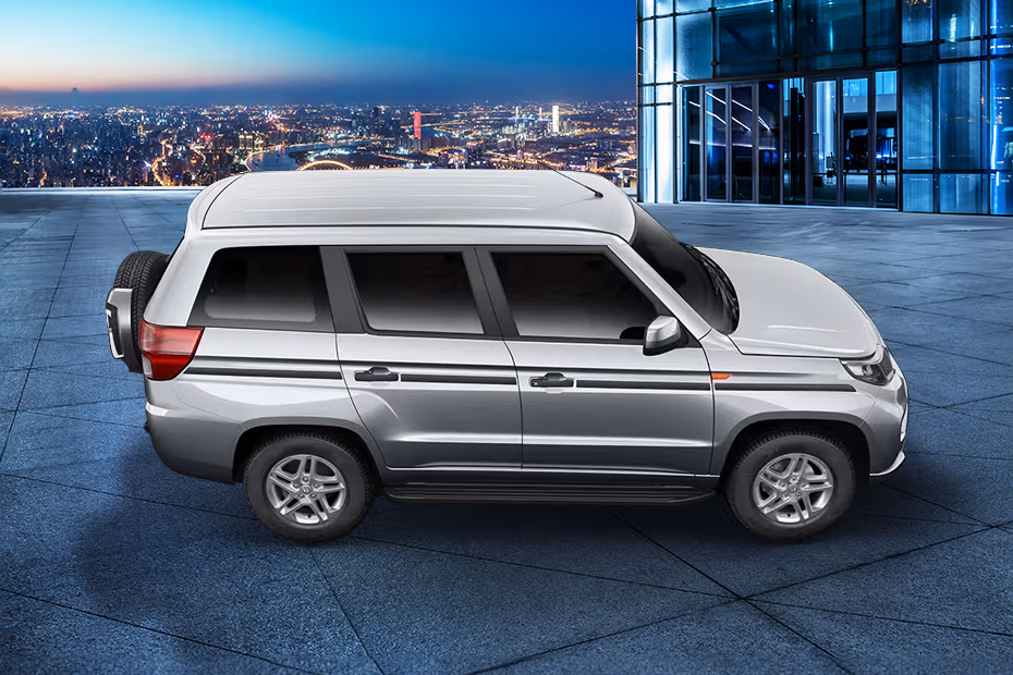 Mahindra Bolero Neo Plus Side View (Right) Image