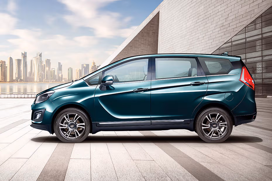 Mahindra Marazzo Side View (Left)  Image