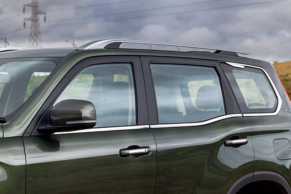 Mahindra Scorpio N 2022-2026 Window Line Image