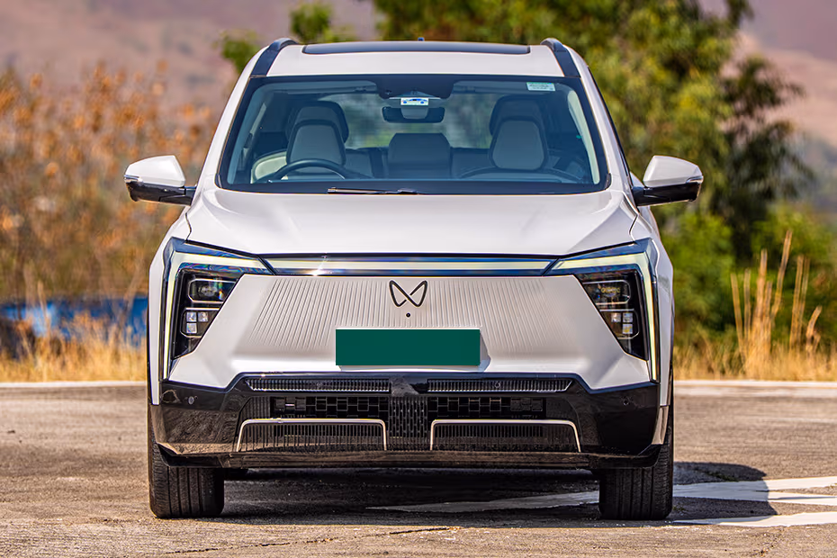 Mahindra XEV 9S Front View Image