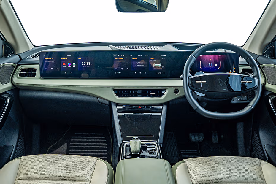 Mahindra XEV 9S Dashboard