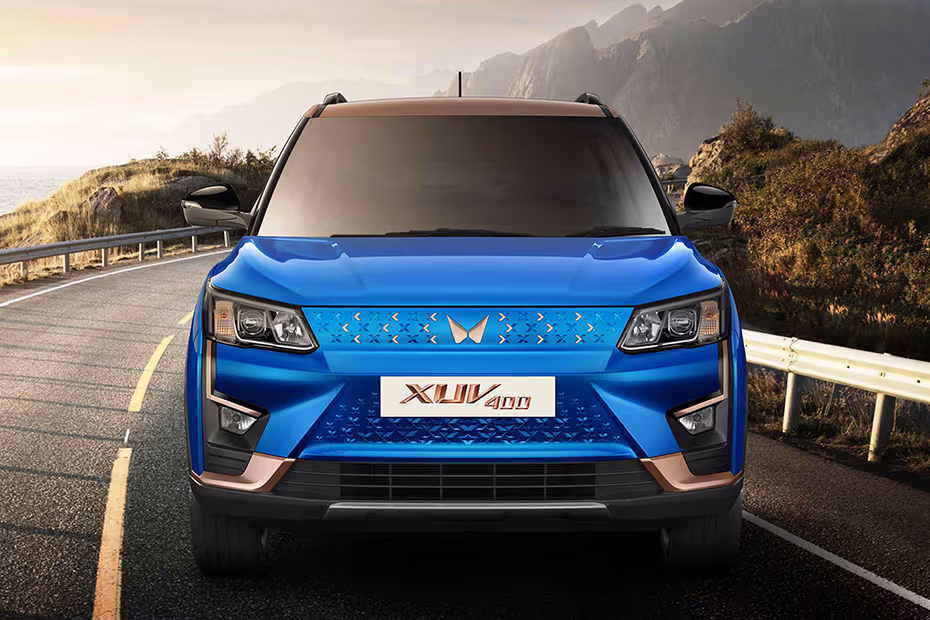 Mahindra XUV400 EV Front View Image