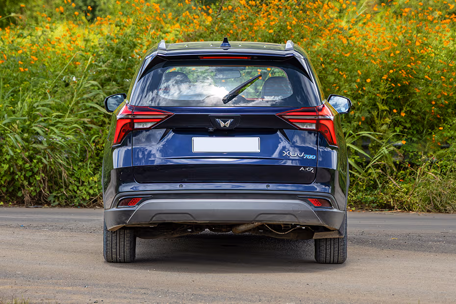Mahindra XUV700 Rear view Image