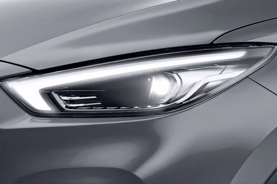 MG Astor Headlight Image