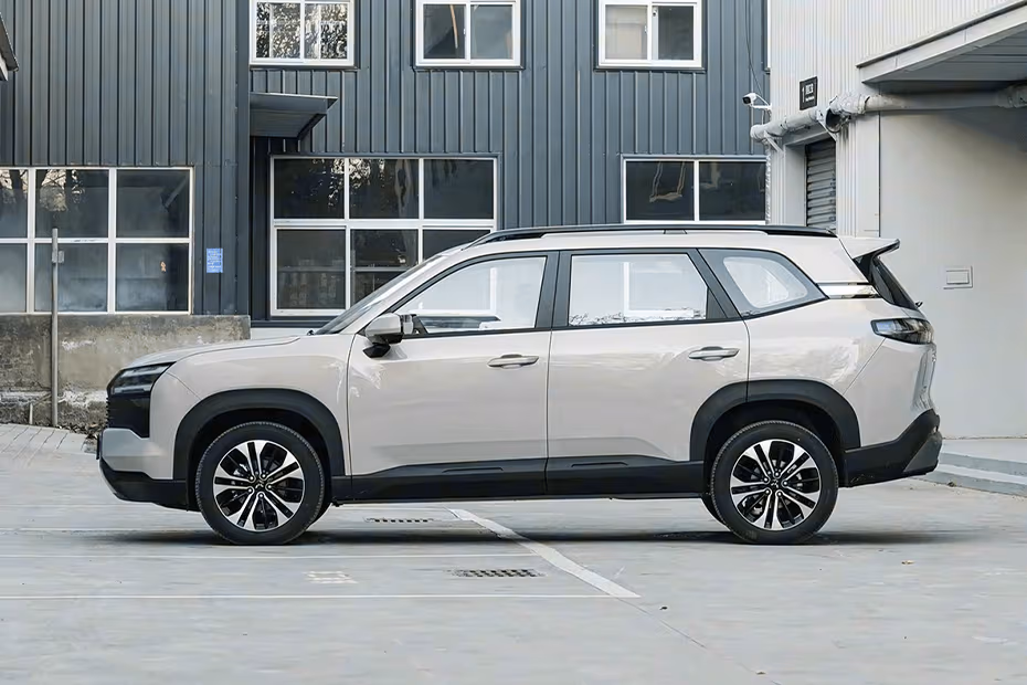 MG Hector Hawk Side View (Left)  Image