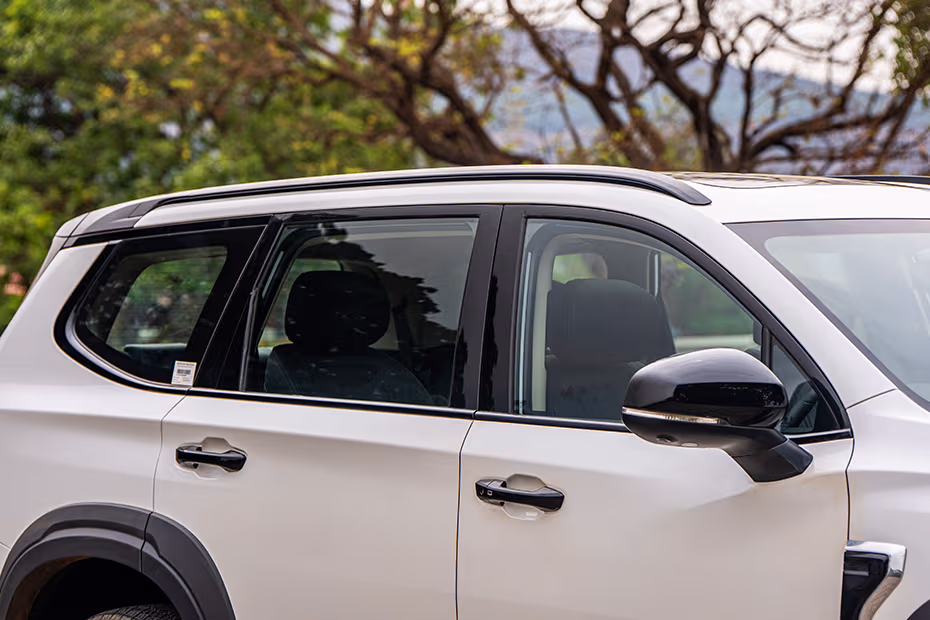 MG Majestor Window Line Image