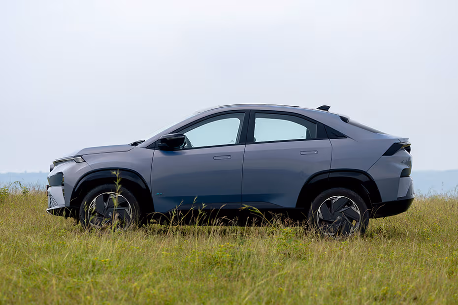 Tata Curvv EV Side View (Left)  Image