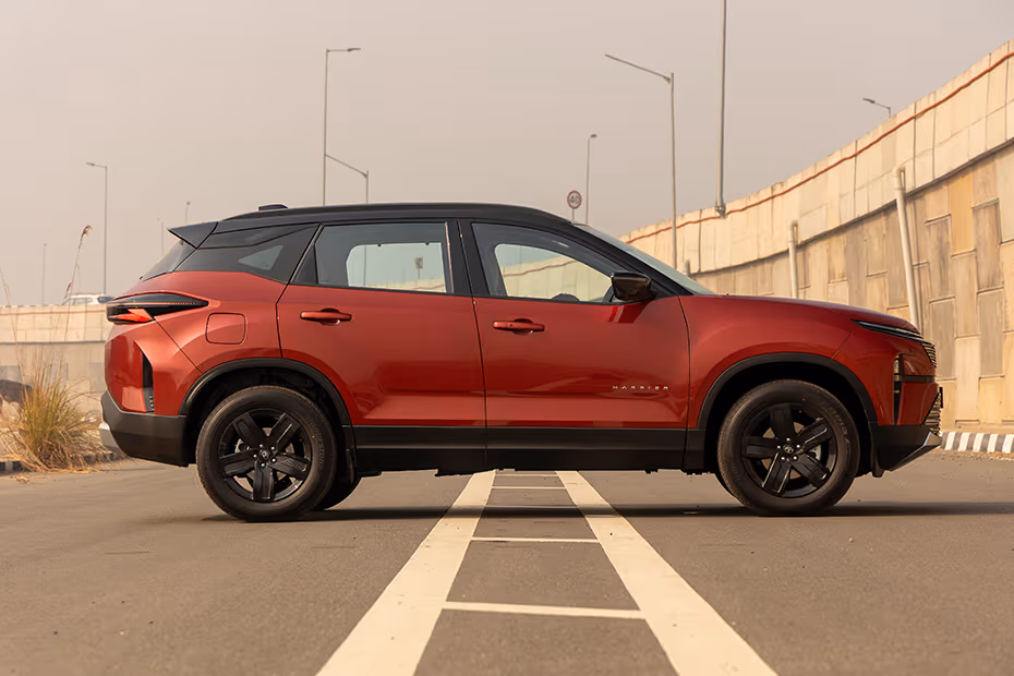 Tata Harrier Front Right View Image