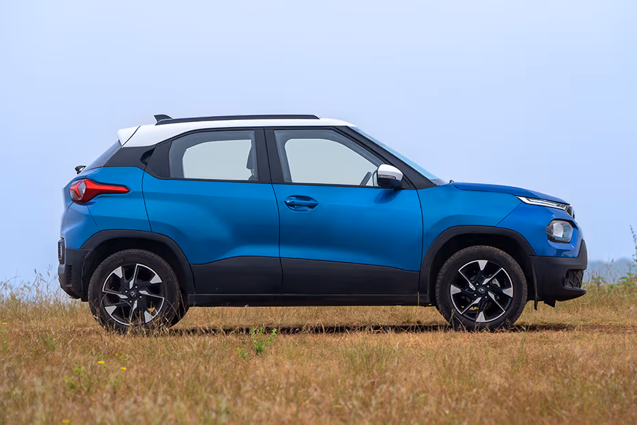 Tata Punch 2021-2026 Front Right View Image