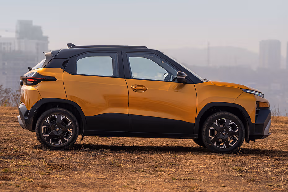 Tata Punch Front Right View Image