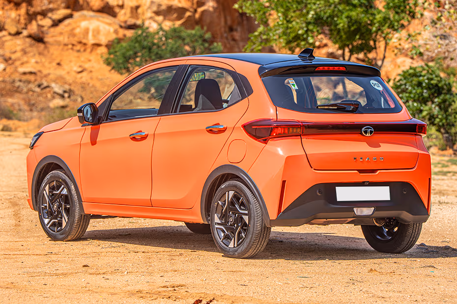 Tata Tiago Rear Left View Image