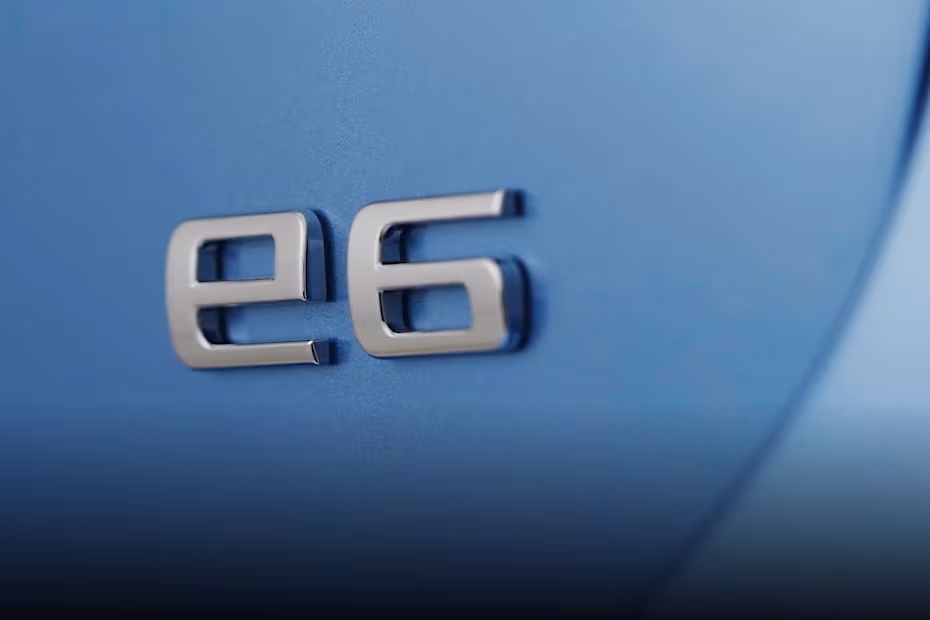 BYD E6 Exterior Image