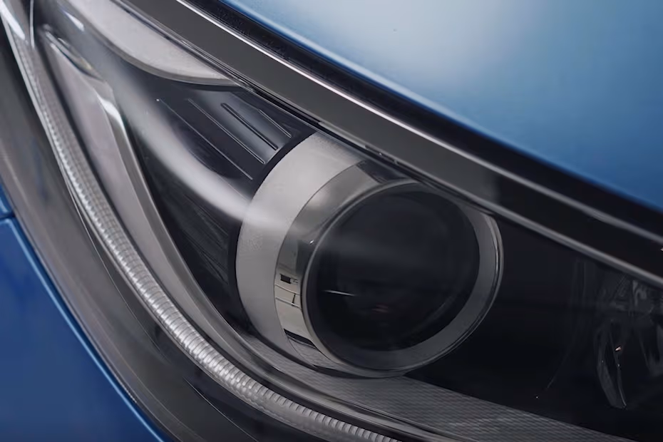 BYD E6 Headlight Image