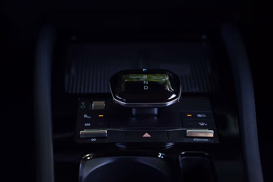 BYD eMAX 7 Gear Shifter