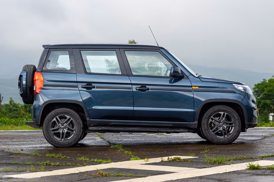Mahindra Bolero Neo Front Right View Image