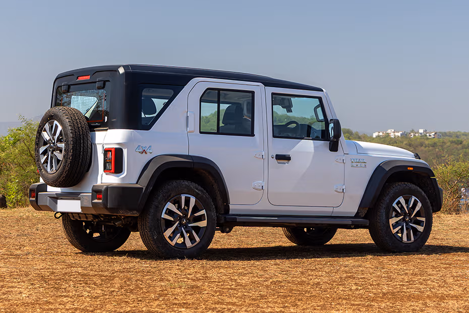 Mahindra Thar ROXX Rear Right Side Image