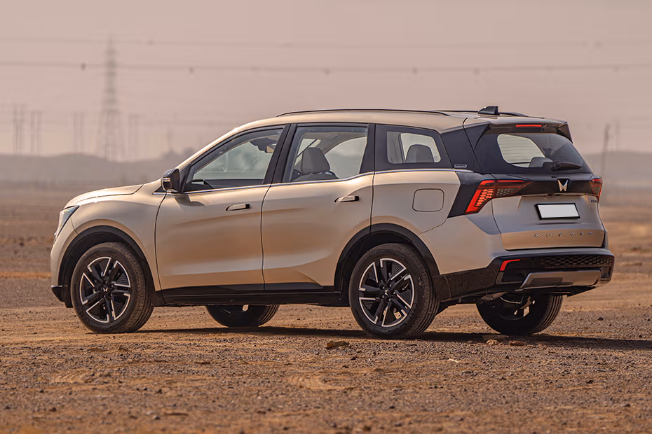 Mahindra XUV 7XO Rear Left View Image