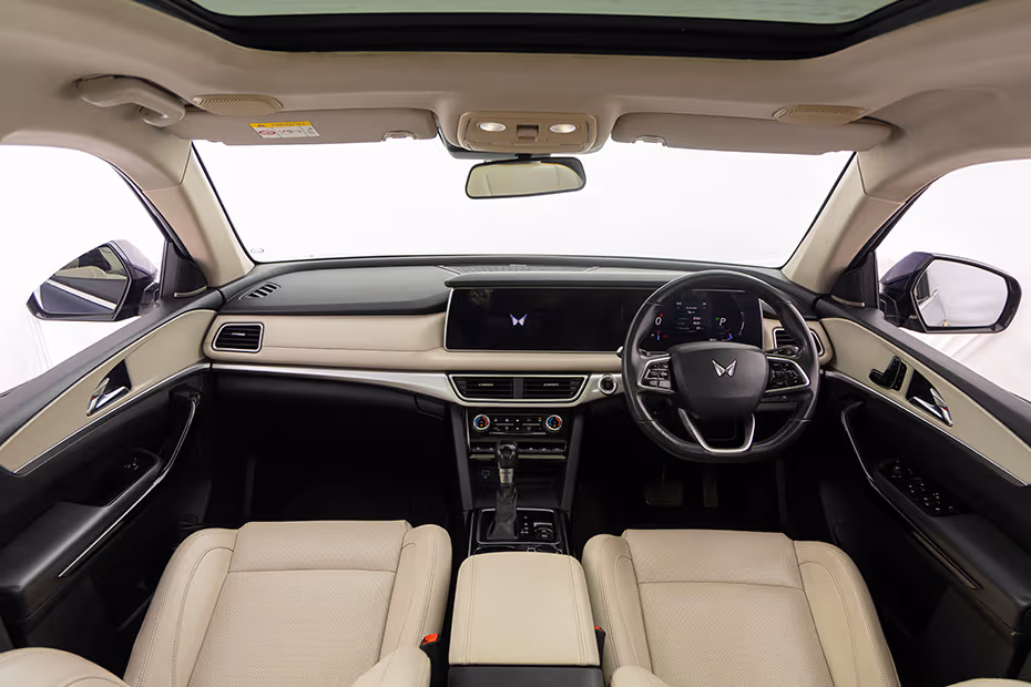 Mahindra XUV700 Dashboard