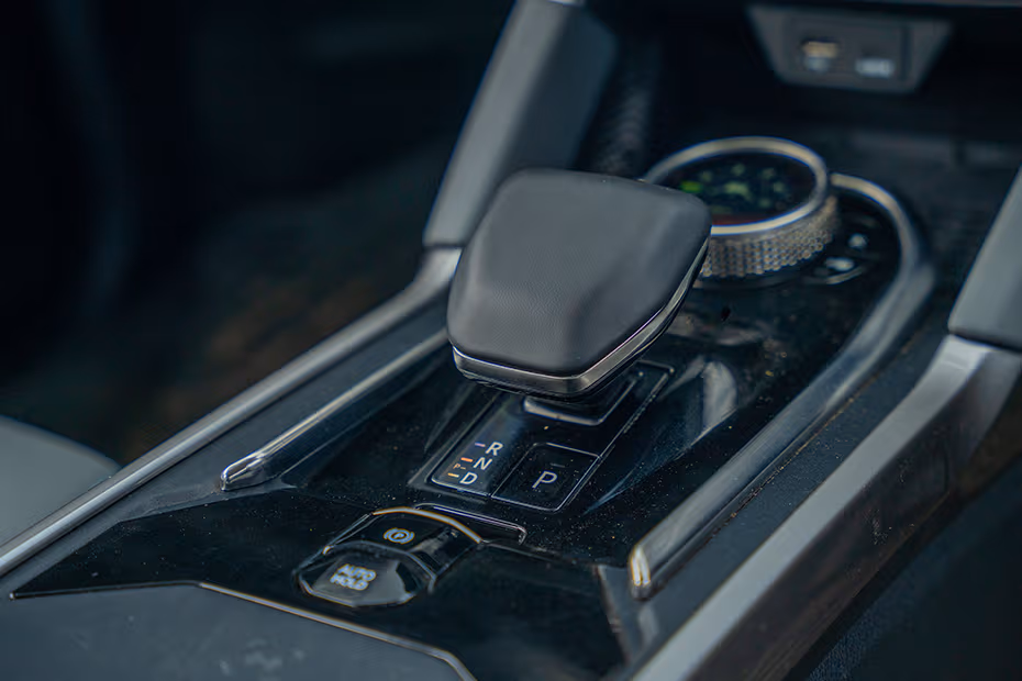 Tata Harrier EV Gear Selector / Shifter